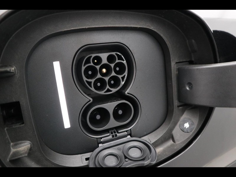 19 - Mercedes EQE suv 350 amg line premium 4matic