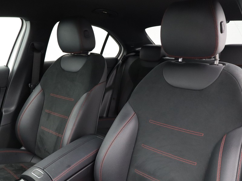 7 - Mercedes Classe A sedan 180 d premium 8g-dct