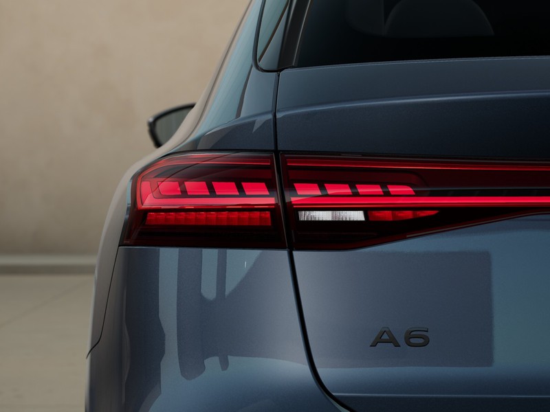 7 - Audi A6 e-tron avant s line edition 286cv