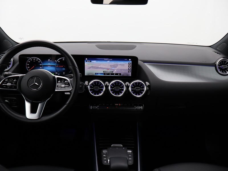 13 - Mercedes EQA 250+ sport plus