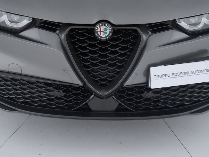 13 - Alfa Romeo Tonale 1.5 hybrid 130cv speciale tct7