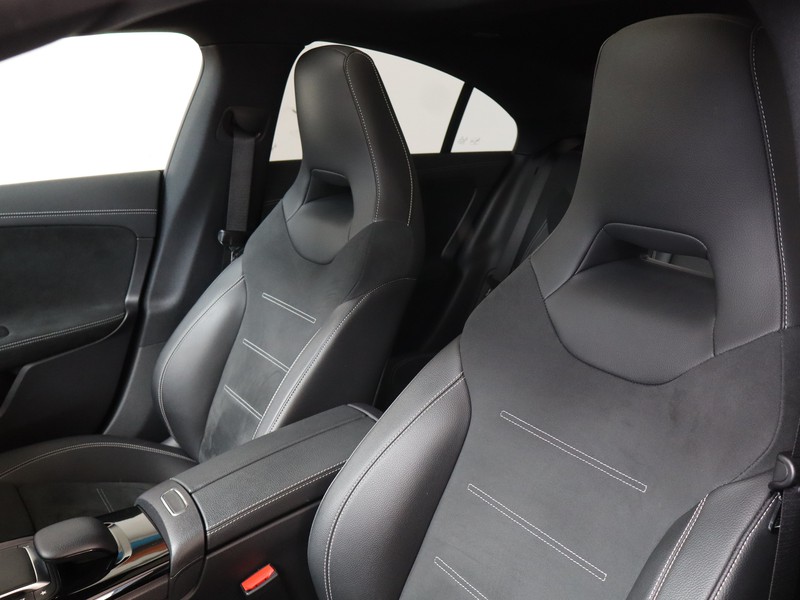 7 - Mercedes CLA coupe 200 d night edition 4matic 8g-dct