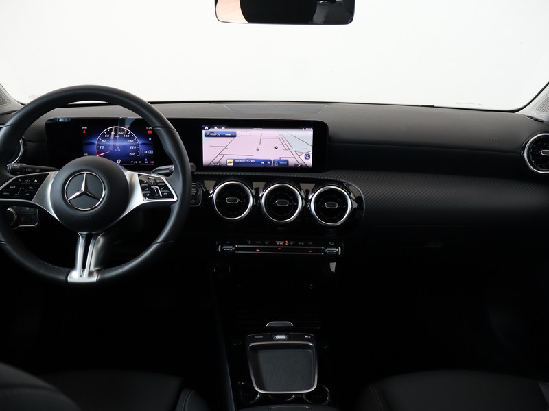 13 - Mercedes CLA shooting brake 180 d advanced 8g-dct