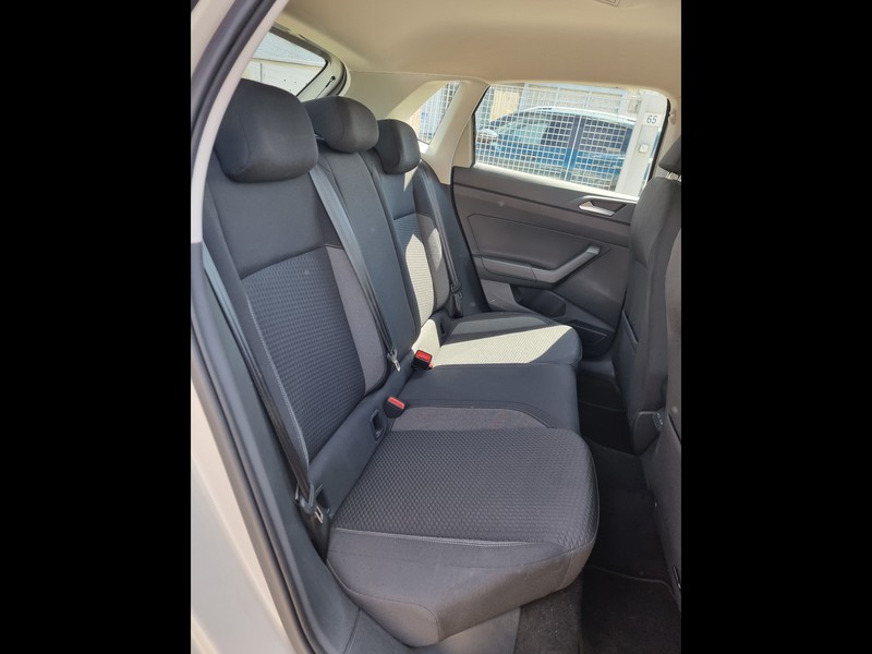 13 - Volkswagen Polo 1.0 tsi 95cv life dsg