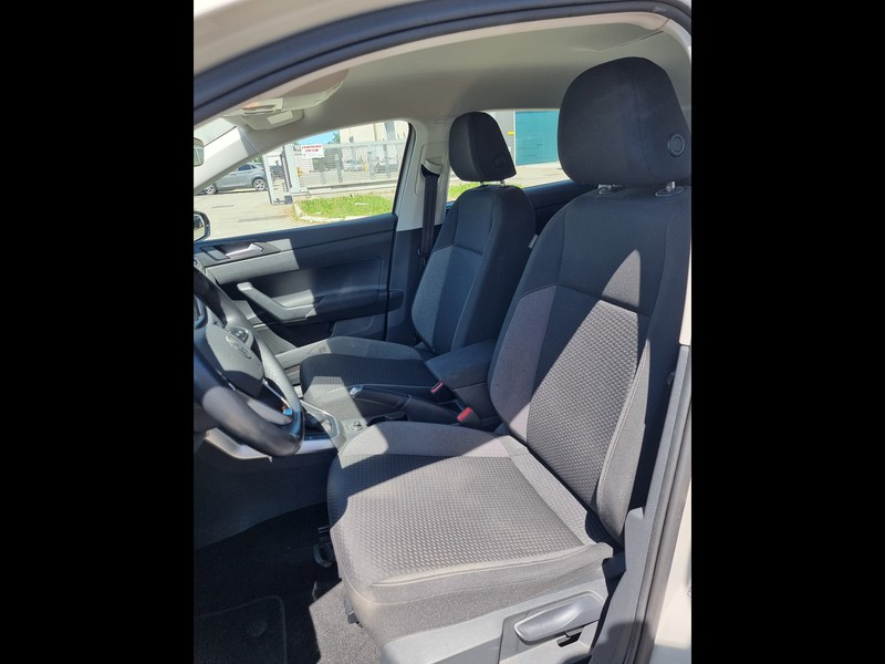 7 - Volkswagen Polo 1.0 tsi 95cv life dsg