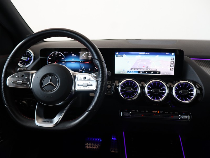 13 - Mercedes GLA 200 d premium 8g-dct