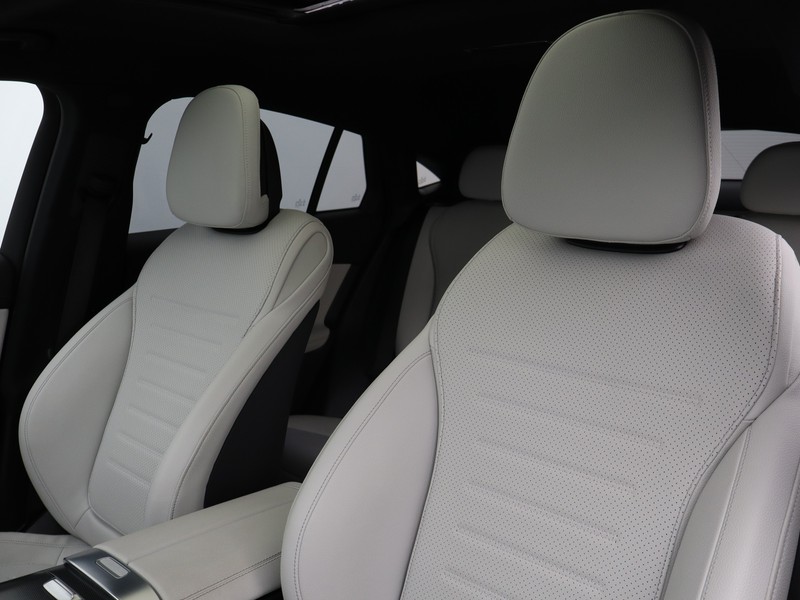 7 - Mercedes GLC coupe 220 d amg line premium plus 4matic 9g-tronic