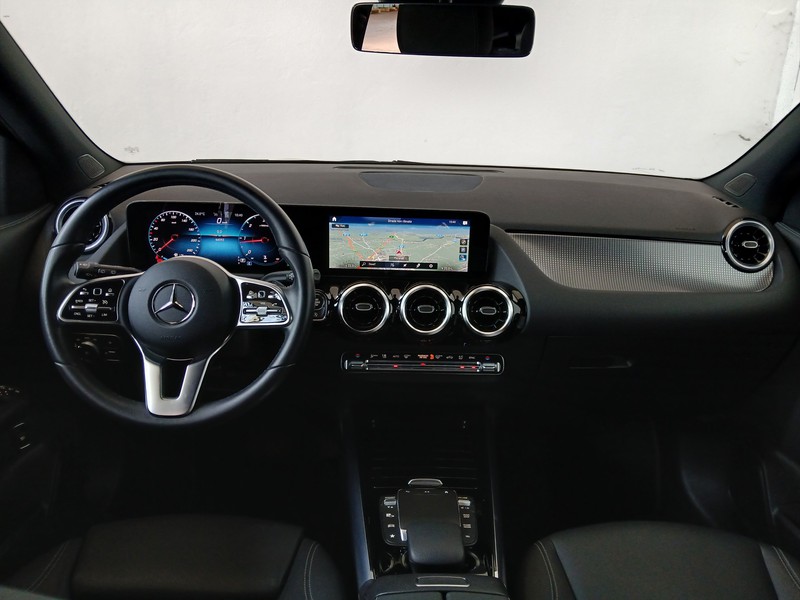13 - Mercedes GLA 200 d sport plus 8g-dct