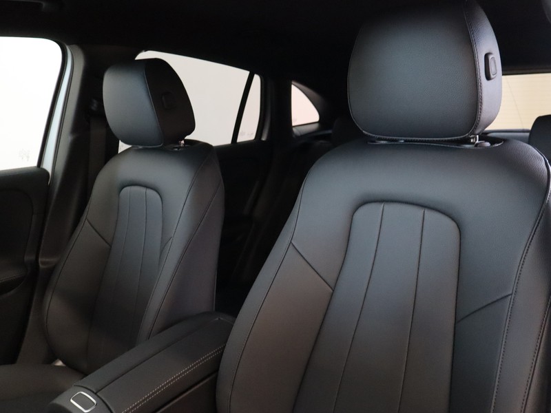 7 - Mercedes GLA 200 d progressive extra 8g-dct
