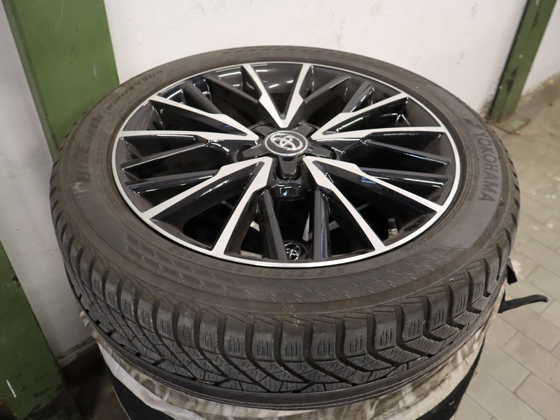 19 - Toyota yaris cross 1.5 h 116cv gr sport fwd e-cvt