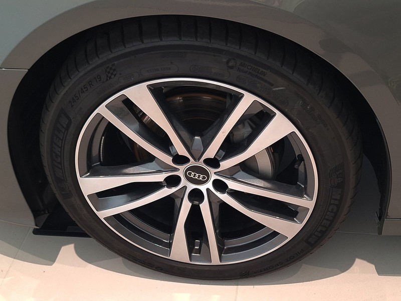 13 - Audi A6 avant 40 2.0 tdi mhev 12v s line edition quattro ultra s tronic