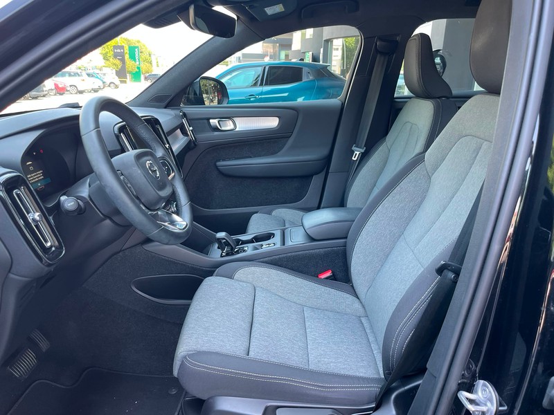 7 - Volvo XC40 2.0 b3 core automatico