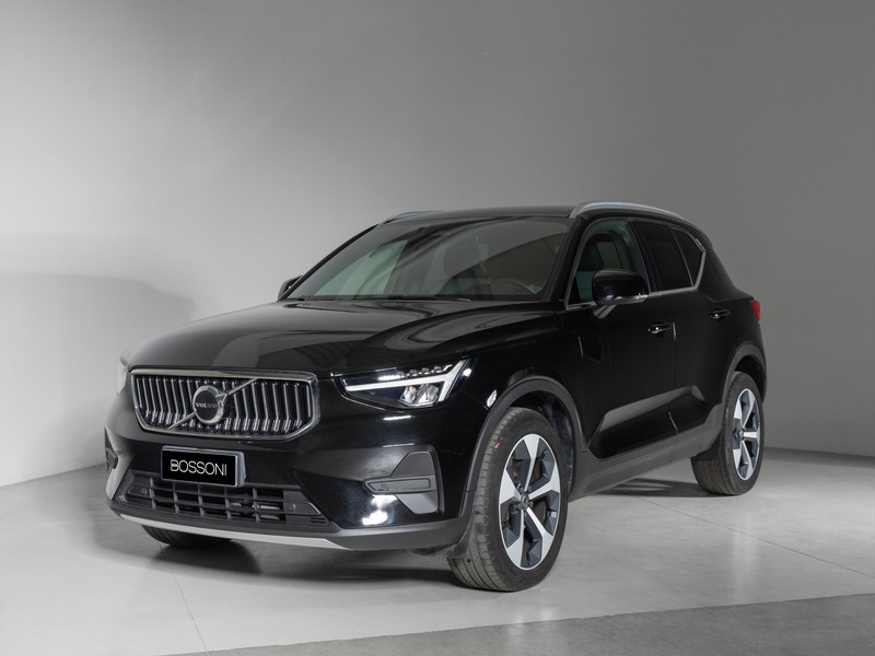 1 - Volvo XC40 2.0 b3 plus bright automatico