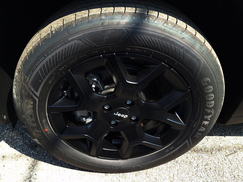 13 - Jeep Avenger 1.2 turbo e-hybrid mhev 110cv black edition fwd edct6