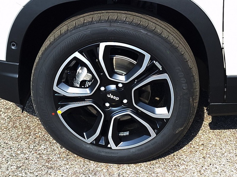 13 - Jeep Avenger 1.2 turbo e-hybrid mhev 110cv summit fwd edct6