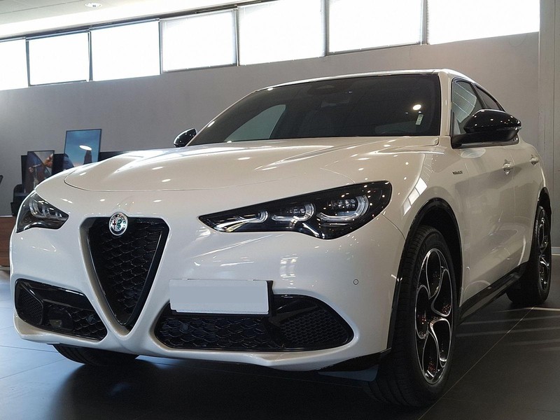 1 - Alfa Romeo Stelvio 2.2 turbo 210cv veloce q4 at8