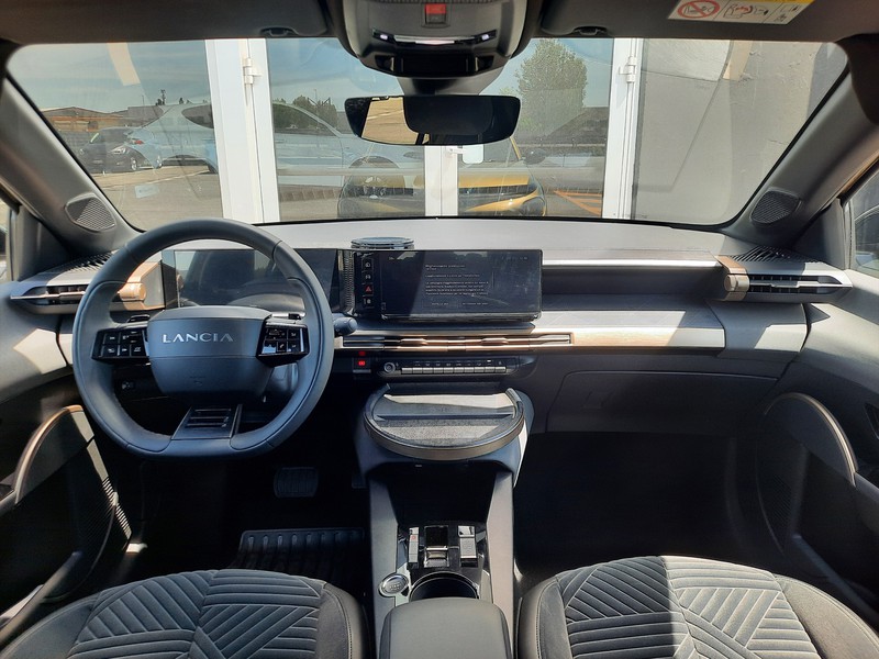 7 - Lancia Ypsilon 1.2 mhev 110cv lx e-dct