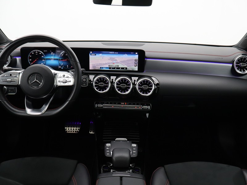 13 - Mercedes CLA coupe 200 d premium 8g-dct
