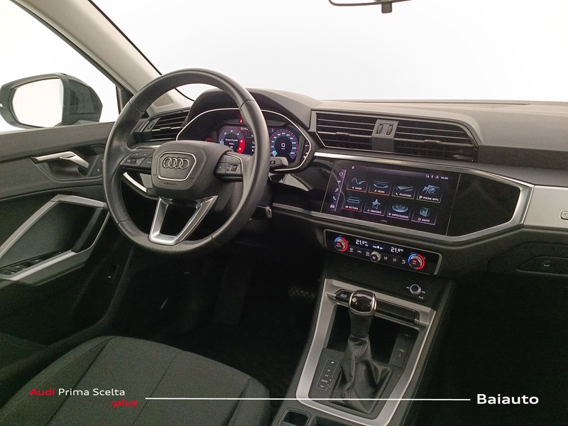 7 - Audi Q3 sportback 35 2.0 tdi s tronic