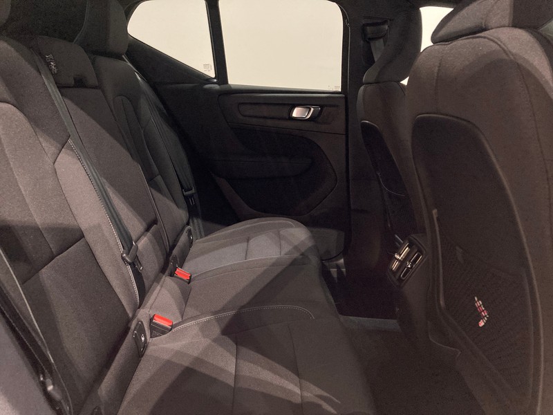 7 - Volvo XC40 single motor plus rwd edt