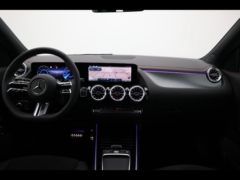 13 - Mercedes EQA 250+ amg line advanced