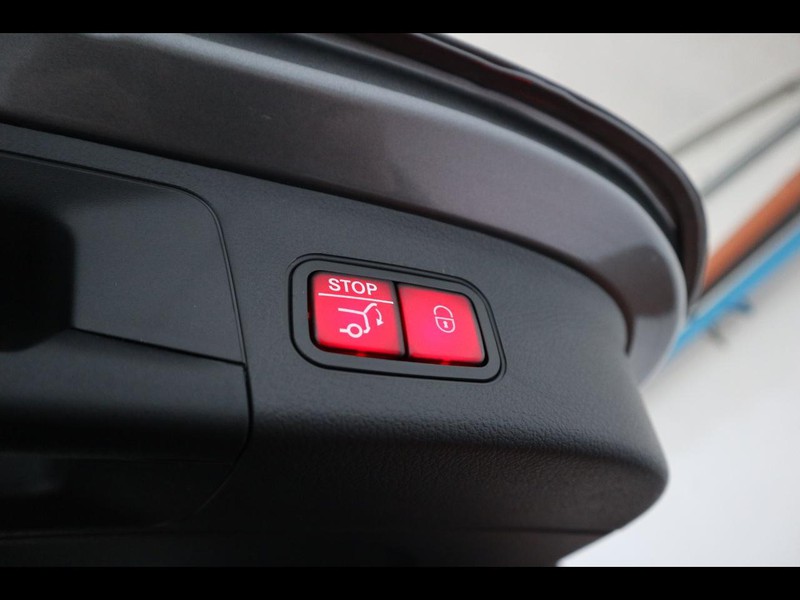 19 - Mercedes EQA 300 amg line advanced plus 4matic