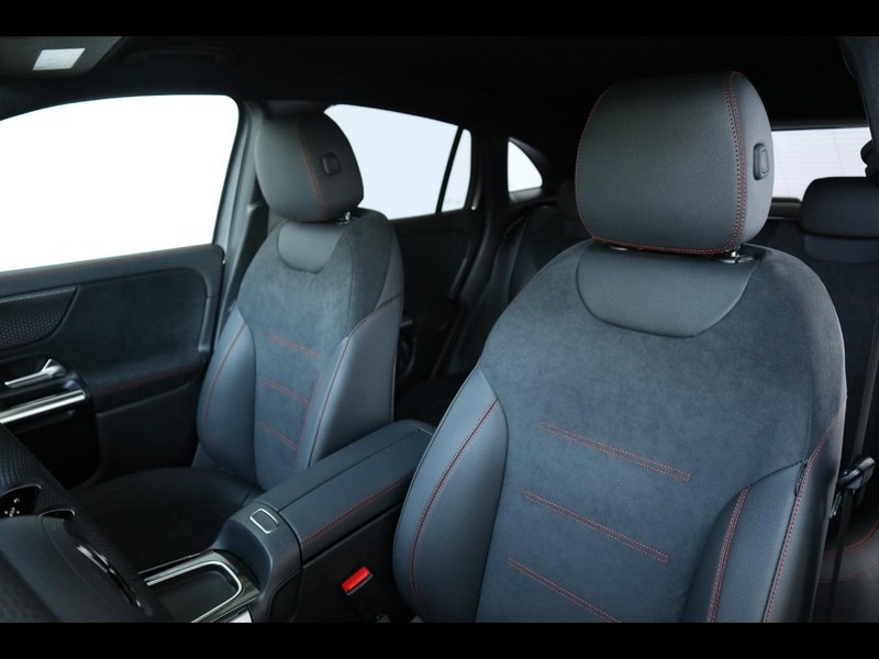 7 - Mercedes EQA 300 amg line advanced plus 4matic