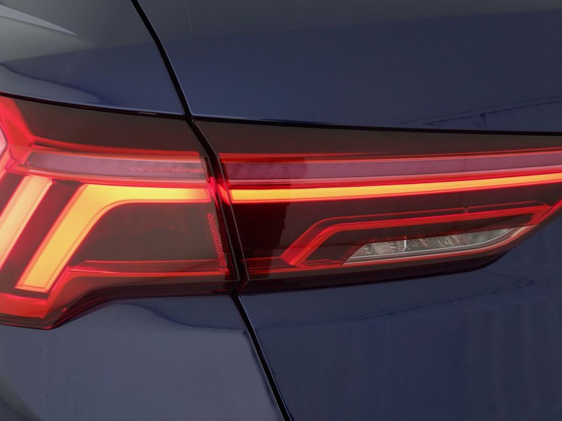 7 - Audi Q3 35 1.5 tfsi evo2 s line edition s tronic