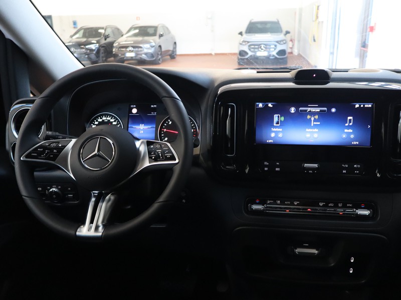 13 - Mercedes Vans Vito tourer 116 cdi long select 9g-tronic
