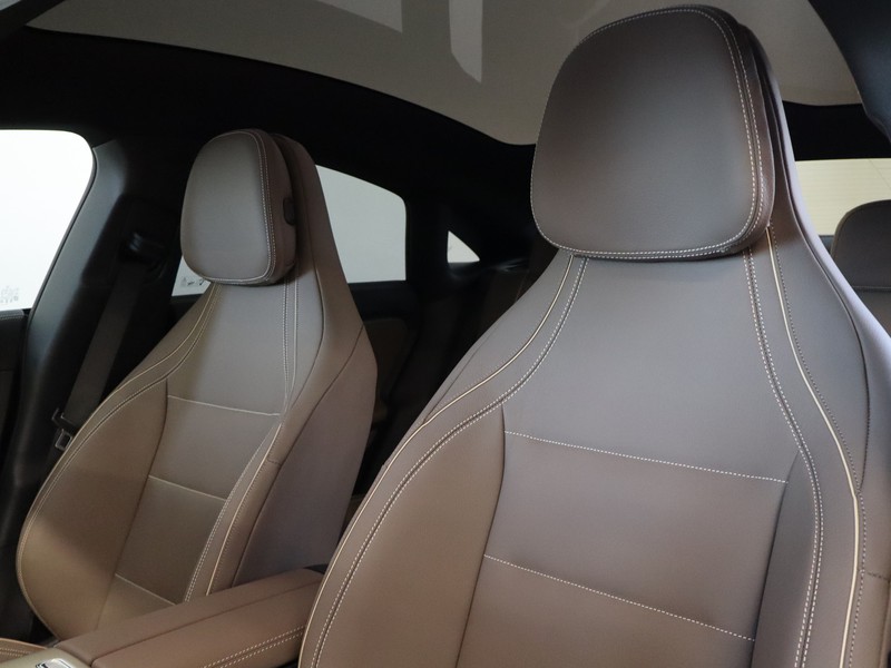 7 - Mercedes CLA 200 premium auto