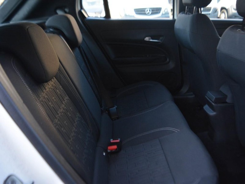 7 - Fiat 600 1.2 hybrid 145cv edct