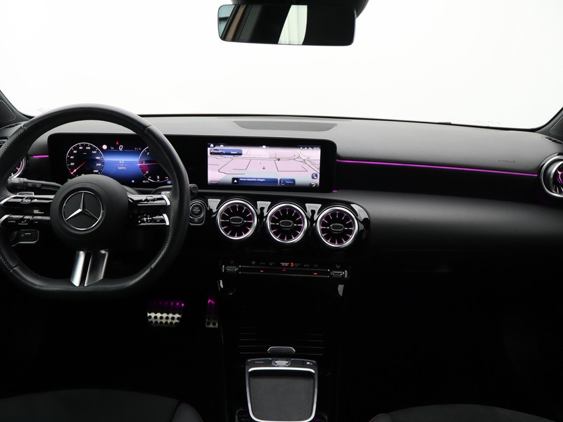 13 - Mercedes Classe A 180 d amg line advanced plus speedshift dct amg 8g