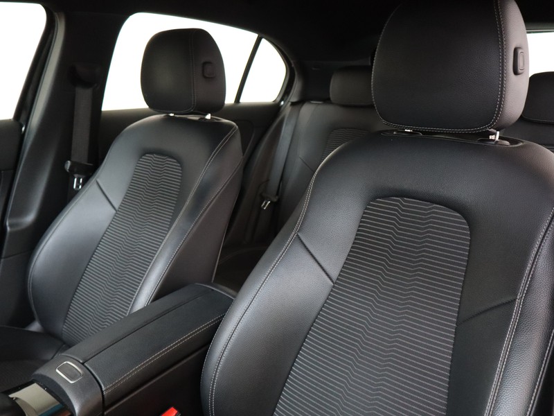 7 - Mercedes Classe A 180 d sport 7g-dct