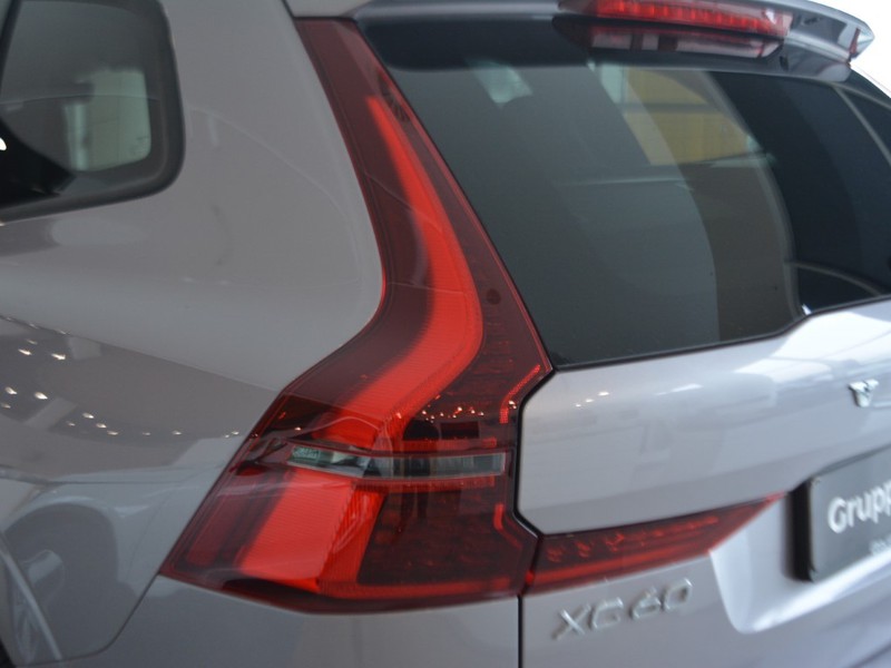 25 - Volvo XC60 2.0 t6 plug-in hybrid core awd automatico