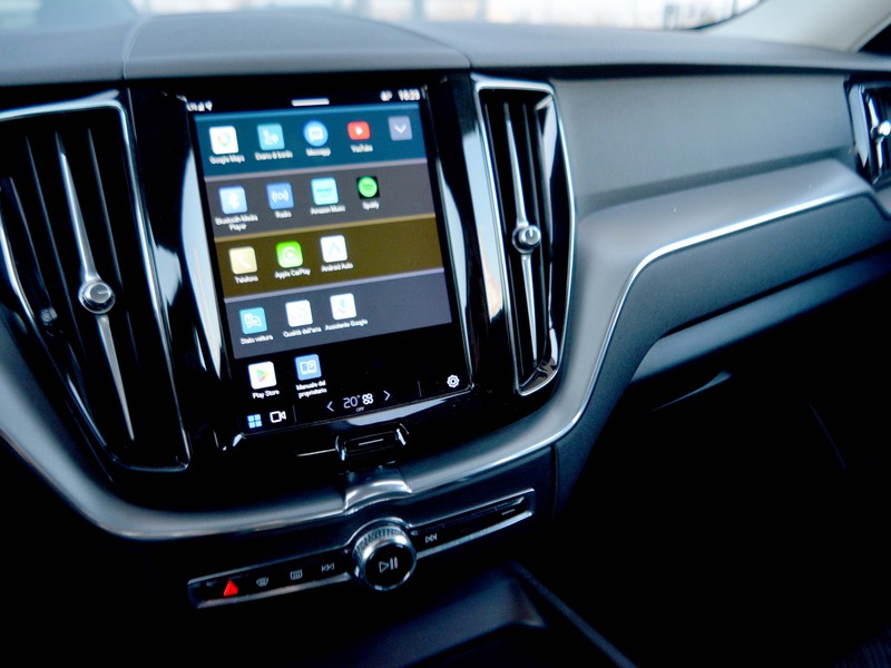 19 - Volvo XC60 2.0 b4 core automatico