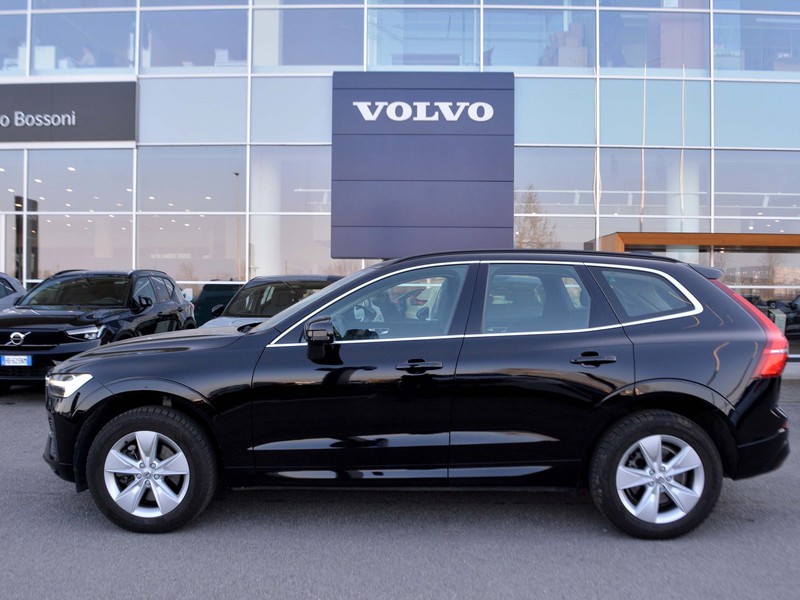 25 - Volvo XC60 2.0 b4 core automatico