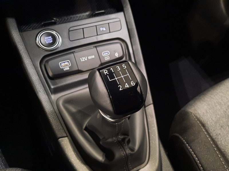 13 - Kia Stonic 1.0 t-gdi mhev style tech pack