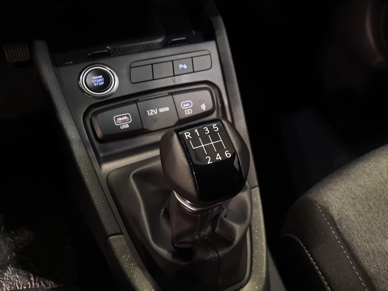 13 - Kia Stonic 1.0 t-gdi style tech pack
