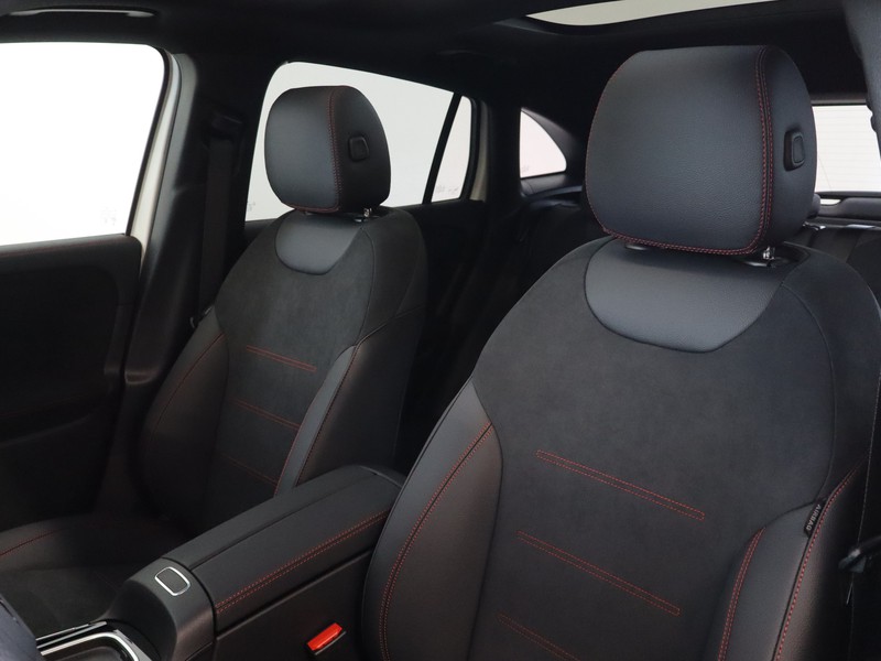 7 - Mercedes GLA 200 d amg line extra 8g-dct