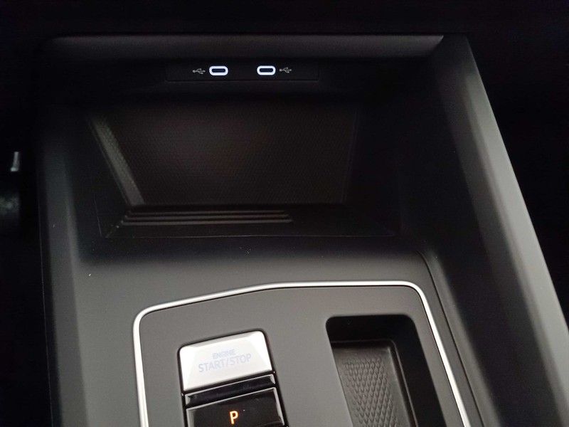 31 - Volkswagen Golf 1.5 tsi ehybrid 204cv edition plus dsg
