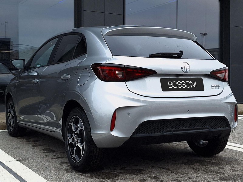 7 - Mg MG3 1.5 hybrid+ luxury