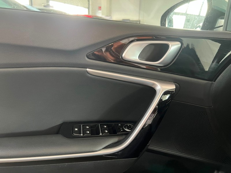 13 - Kia Xceed 1.0 t-gdi 117cv business 2wd