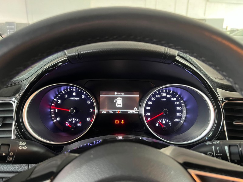 7 - Kia Xceed 1.0 t-gdi 117cv business 2wd