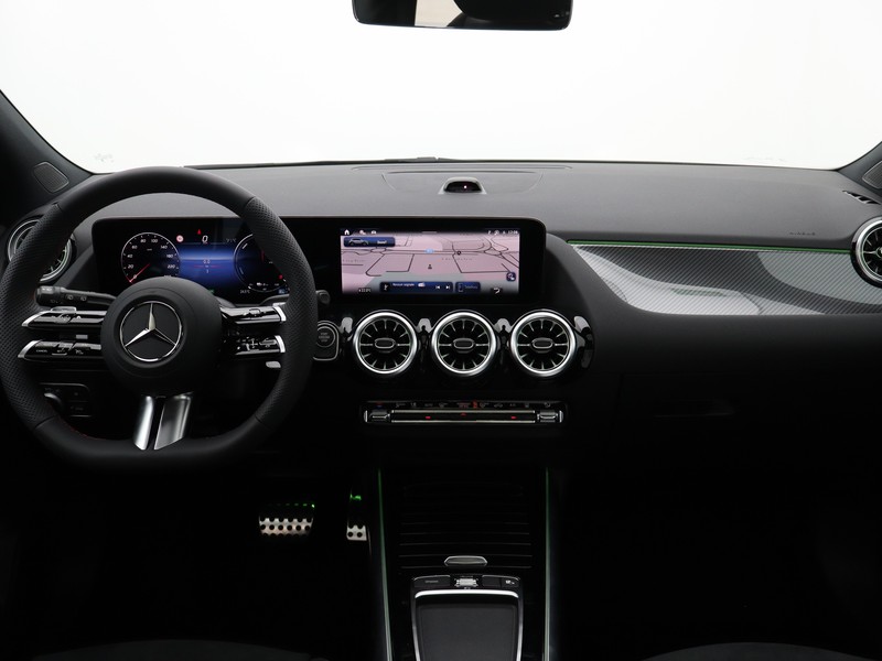 13 - Mercedes GLA 250 e plug-in hybrid amg line extra 8g-dct