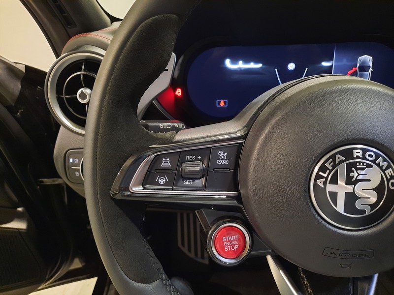 13 - Alfa Romeo Giulia 2.9 v6 520cv quadrifoglio super sport at8