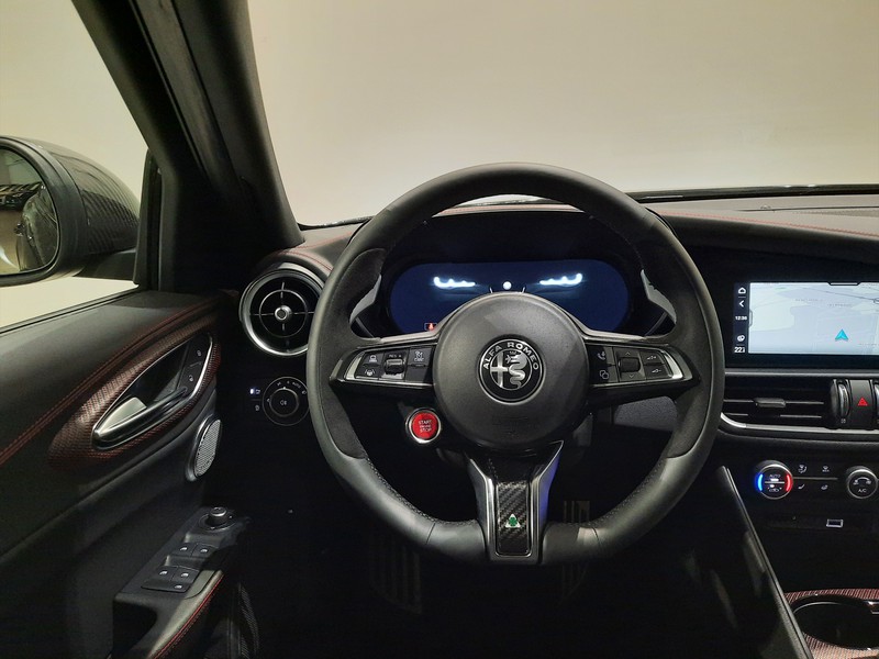 7 - Alfa Romeo Giulia 2.9 v6 520cv quadrifoglio super sport at8