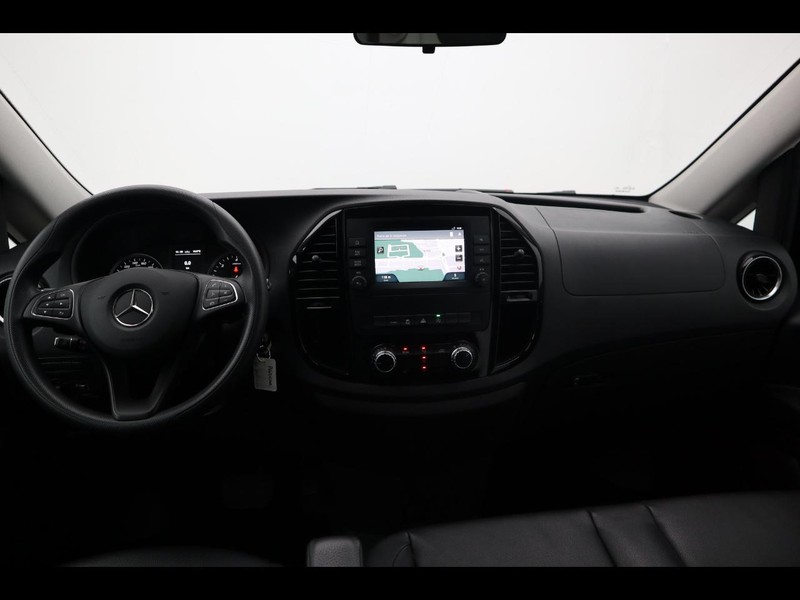 13 - Mercedes Vans Vito 114 cdi long tourer auto my20