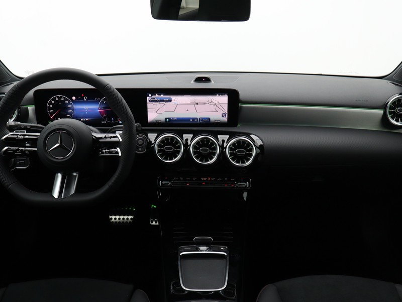 13 - Mercedes Classe A 200 d amg line premium speedshift dct amg 8g
