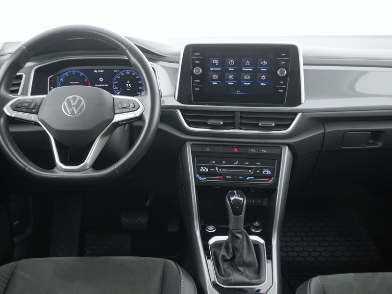 7 - Volkswagen T-Roc 1.5 tsi act style dsg
