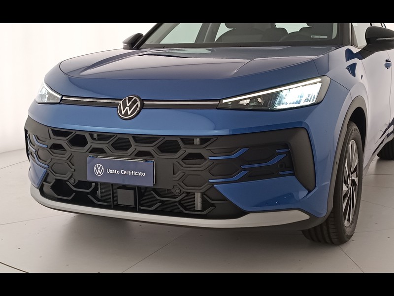 13 - Volkswagen T-Roc 1.5 etsi act 115cv life dsg